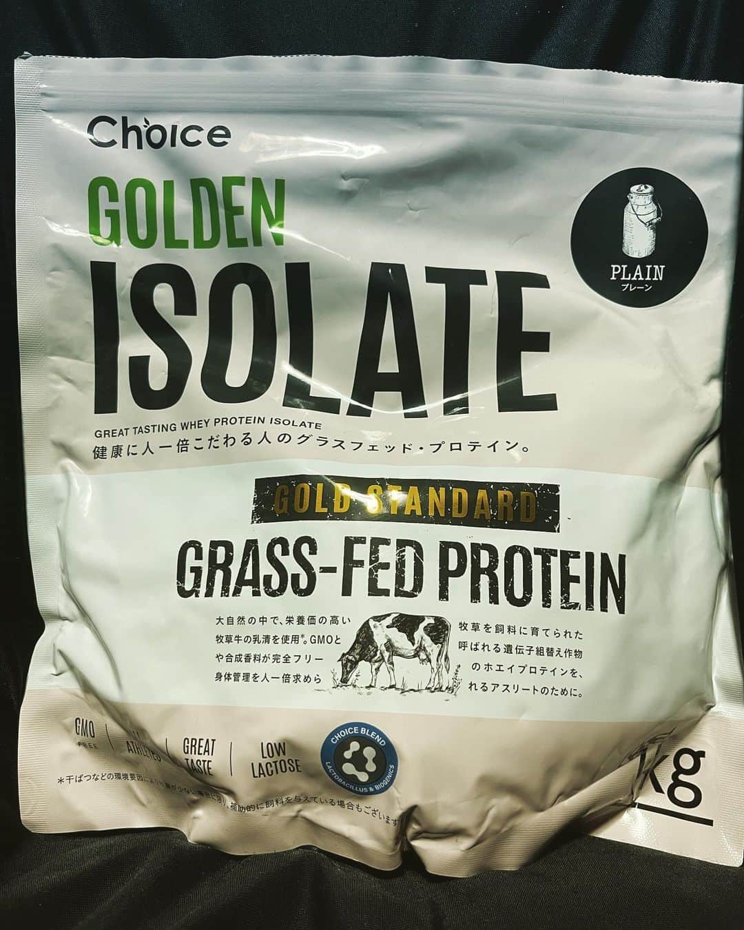 のインスタグラム：「最近はこれ🍃 GOLDEN ISOLATE  PLAIN  栄養成分（1回30g） エネルギー　111kcal たんぱく質　26.4g 脂質　　　　0.27g 炭水化物　　0.75g 食塩相当量　0.18g  #choice #choiceproteins  #choicesuppli  #チョイス  #チョイスプロテイン  #workout  #無添加生活」