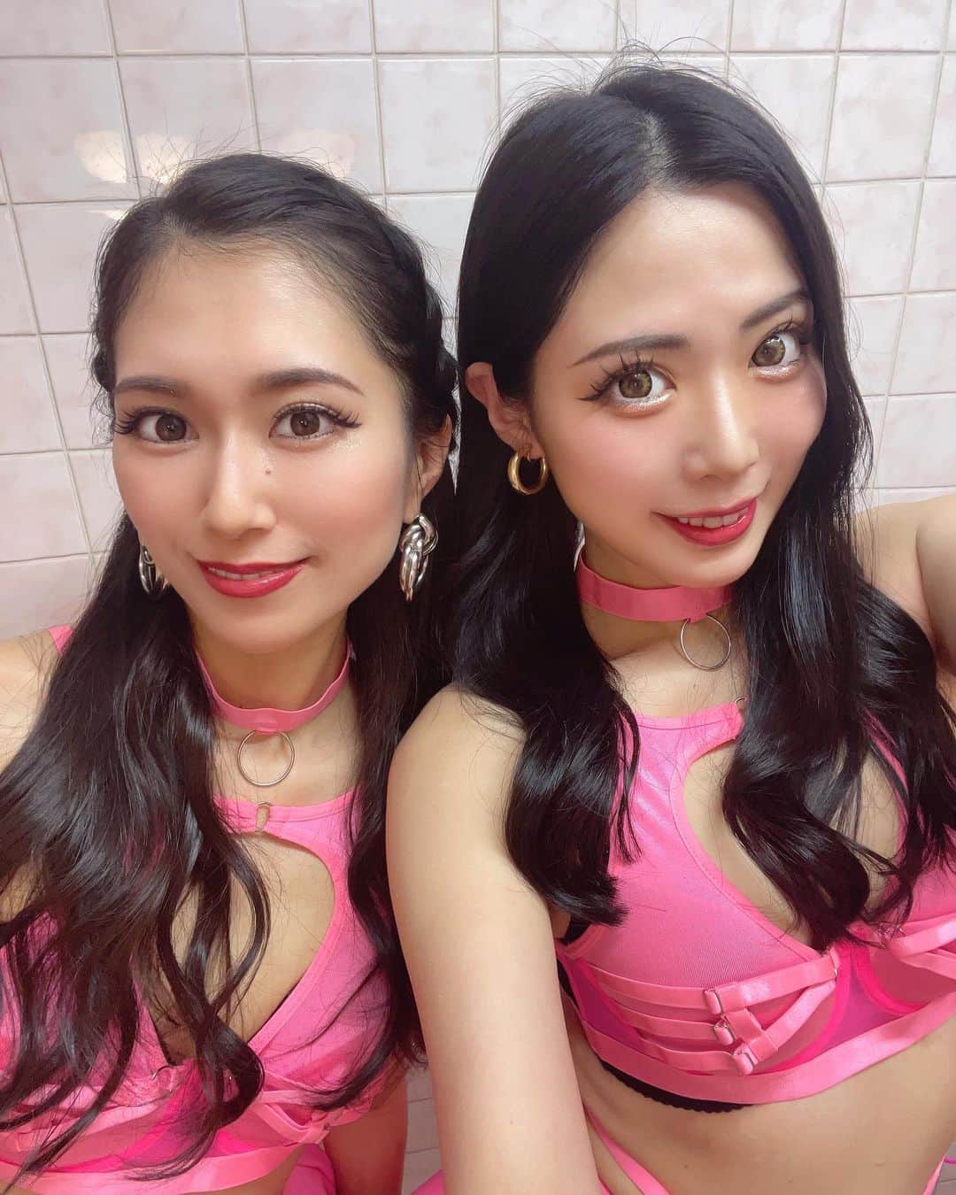ゆずのインスタグラム：「今回お誘いしてくださったえりちゃん❤️‍🔥 @hilight_eri  振付や衣装など用意してくださって、 色々とサポートもしてもらいました😭💖 可愛くてリーダーシップのある素敵なダンサーだなって思って一緒に仕事できて幸せでした✨✨✨ また何処かで一緒に踊れたらいいなっ🤍 . . . #ダンサー#ダンス#格闘技#後楽園ホール#後楽園#試合入場#japan#dancer#tokyo#dance#follow#댄서#댄스#팔로우미#안녕#인친#댄스활동」