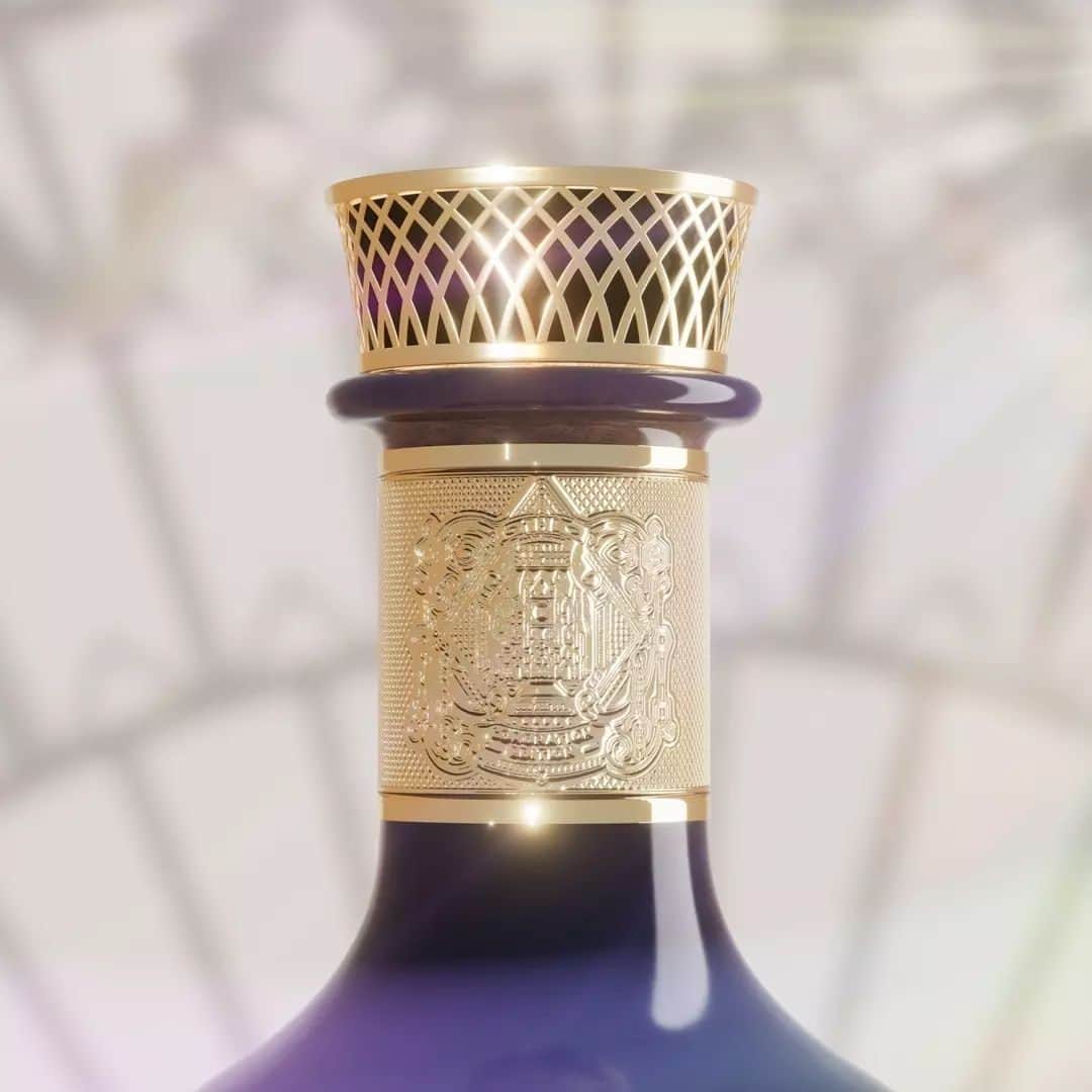 Royal Saluteのインスタグラム：「The crowning glory of any whisky collection.  The Coronation of King Charles III Edition is the true definition of the King of whisky.   #RoyalSalute #CoronationEdition」