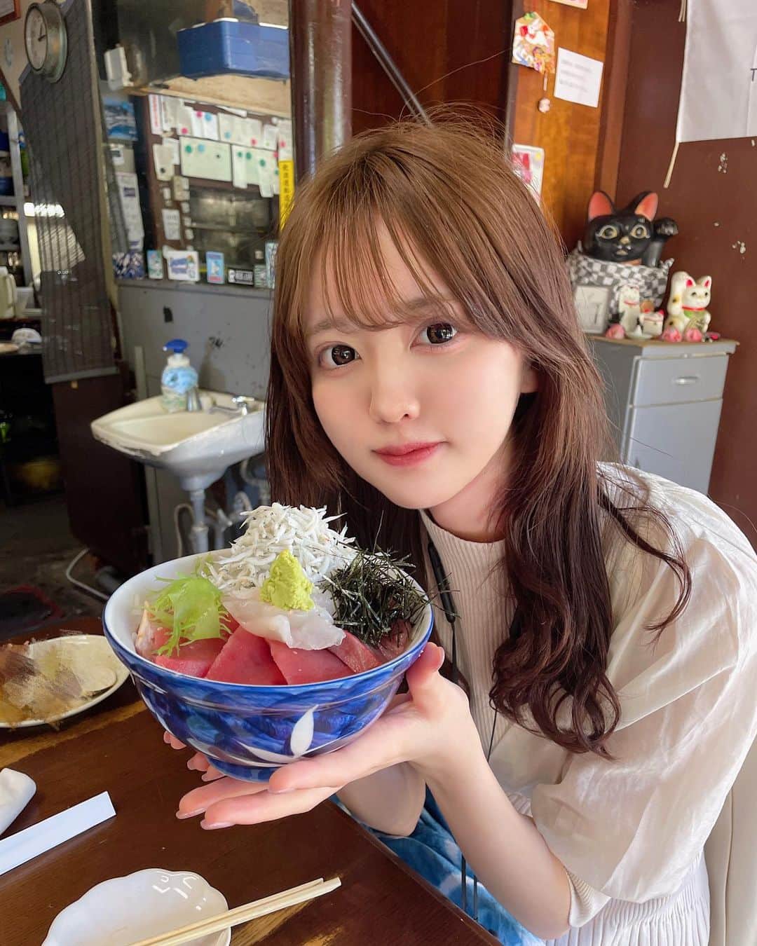 夏目一花さんのインスタグラム写真 - (夏目一花Instagram)「江ノ島にお昼たべに行ったよ〜〜！！カメラマンはおじいちゃん📸🫶はじめて撮ってもらったけど上手すぎた！！」4月27日 22時28分 - natsume_me__