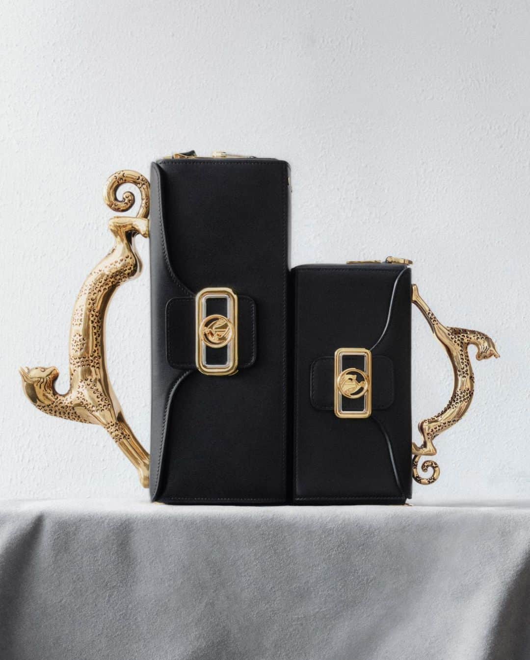 ランバンのインスタグラム：「Two sizes, the same inimitable style, introducing the Lanvin Nano Pencil cat.   #LANVIN」