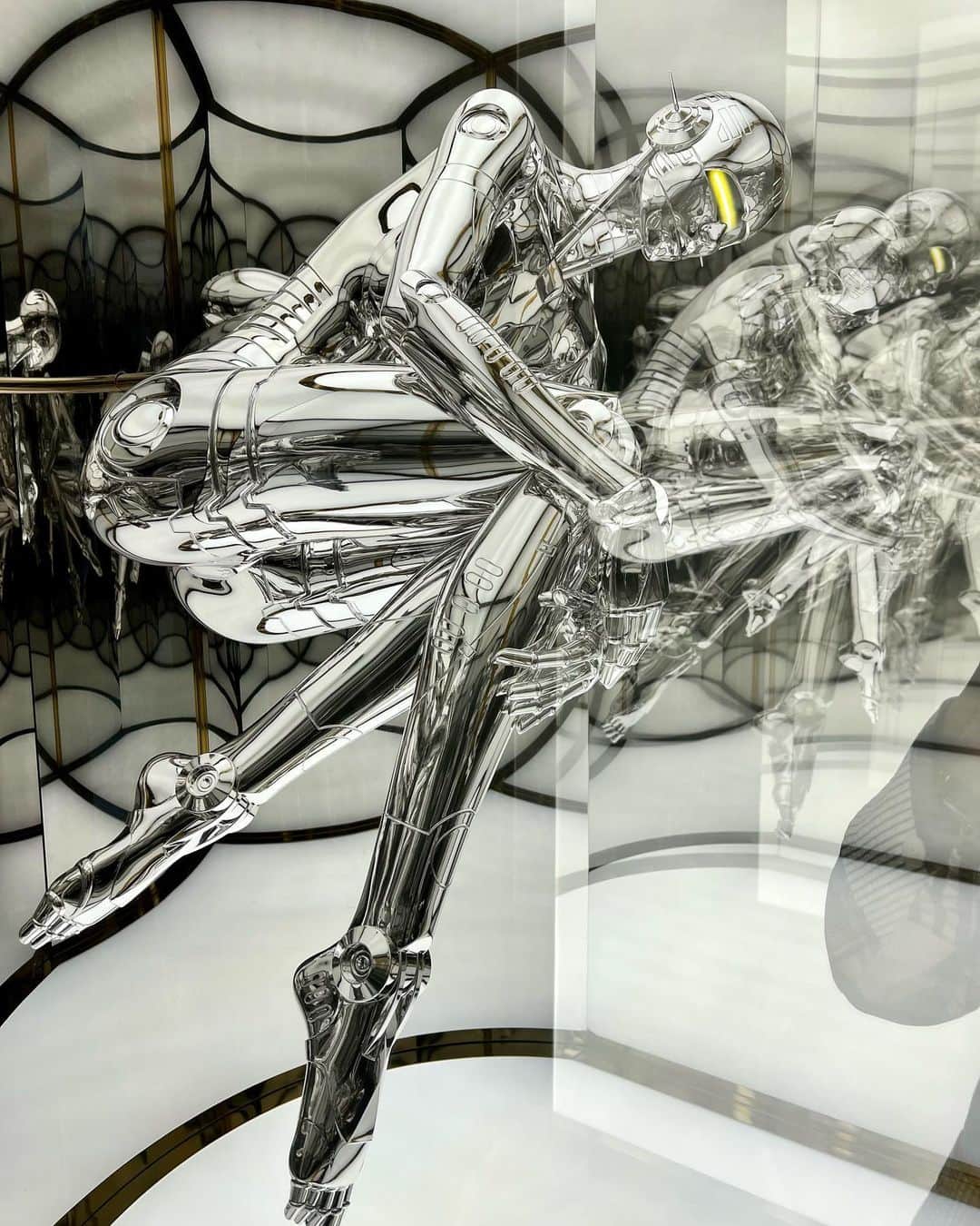 設楽洋さんのインスタグラム写真 - (設楽洋Instagram)「昨日は敬愛するアーティスト空山基さんの個展「SORAYAMA Space Traveler」のオープニングレセプションへ…❣️ Sexy Robotを中心に素晴らしい作品を堪能しました！空山さん、最高‼️😊👍 @hajimesorayamaofficial @nanzukaunderground #sexyrobot」4月27日 22時39分 - taracyan3