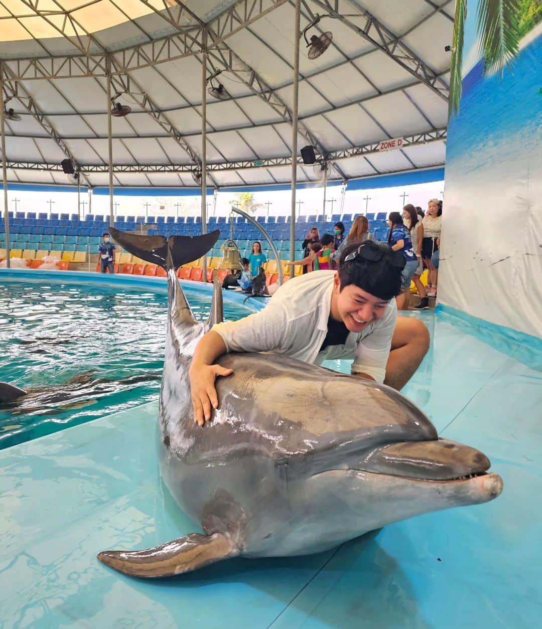 アイス・サランユーのインスタグラム：「Oneday in Phuket 🐬 พรุ่งนี้ค่อยลดนะครับ 🤞 🕶 @briddersoptical #phuket #ภูเก็ต #เที่ยวทั่วไทยกับไอซ์ศรัณยู」