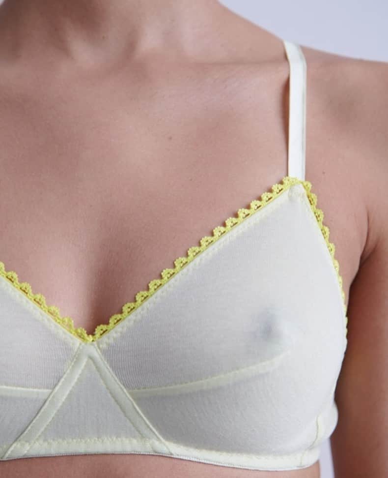 のインスタグラム：「The Antonia bralette & Isabella panty, the first silhouettes ⁠designed by Araks in 2000. Sewn, to this day, by the same hands in the same local factory. #OrganicCotton #ColorByAraks #SlowFashionMovement」