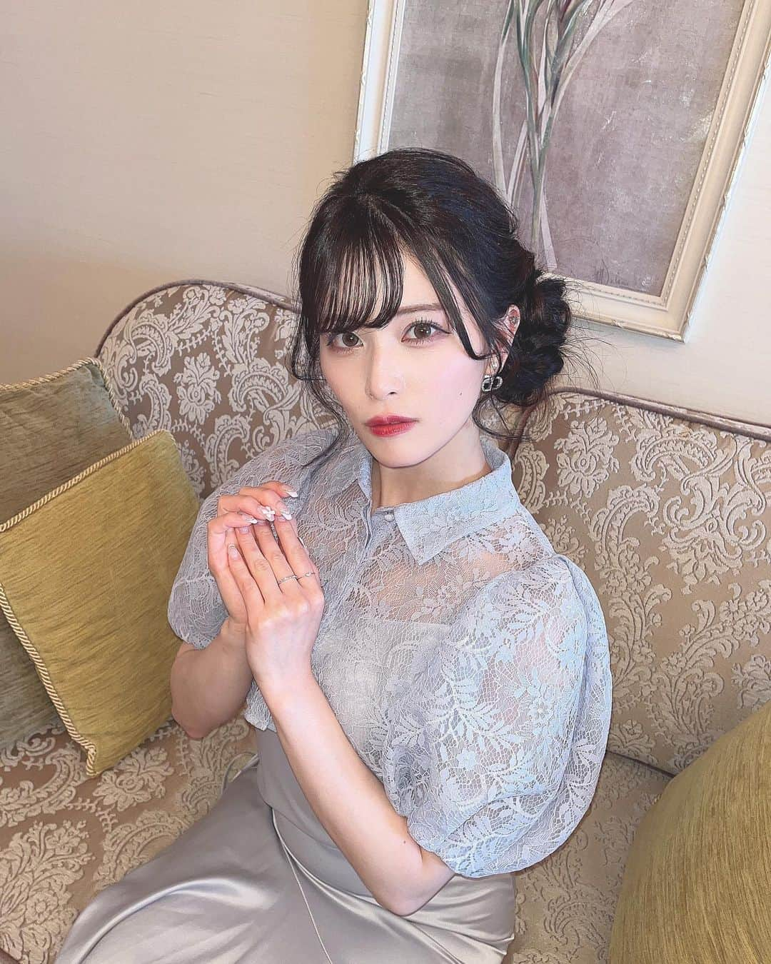 田北香世子さんのインスタグラム写真 - (田北香世子Instagram)「先日親戚の結婚式で神戸に行ってきました💍💒  久しぶりに結婚式に参列して、私もとーーーーーーっても幸せな気持ちになりました🥰🥰🥰🥰🥰  アラジンとジャスミンがモチーフになってて本当に素敵だった😖💕🧞‍♂️ おめでとうございます🎈🫶🏻  #結婚式コーデ #結婚式 #ホテルラスイート神戸ハーバーランド #結婚式ヘアアレンジ」4月27日 22時54分 - kayoko_takita