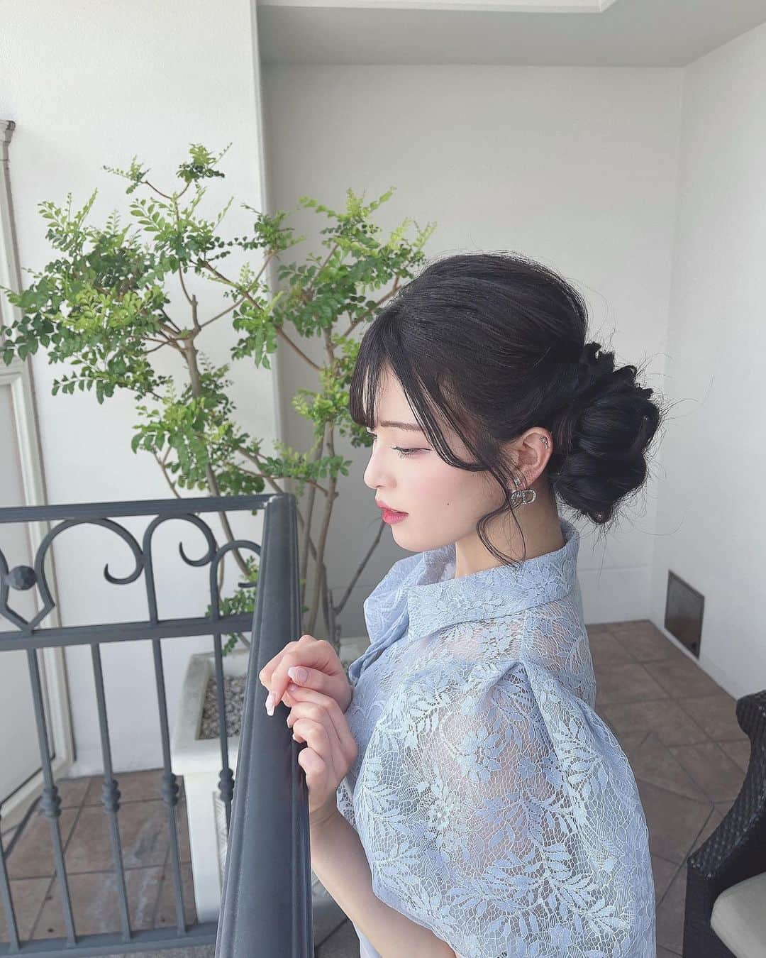 田北香世子さんのインスタグラム写真 - (田北香世子Instagram)「先日親戚の結婚式で神戸に行ってきました💍💒  久しぶりに結婚式に参列して、私もとーーーーーーっても幸せな気持ちになりました🥰🥰🥰🥰🥰  アラジンとジャスミンがモチーフになってて本当に素敵だった😖💕🧞‍♂️ おめでとうございます🎈🫶🏻  #結婚式コーデ #結婚式 #ホテルラスイート神戸ハーバーランド #結婚式ヘアアレンジ」4月27日 22時54分 - kayoko_takita