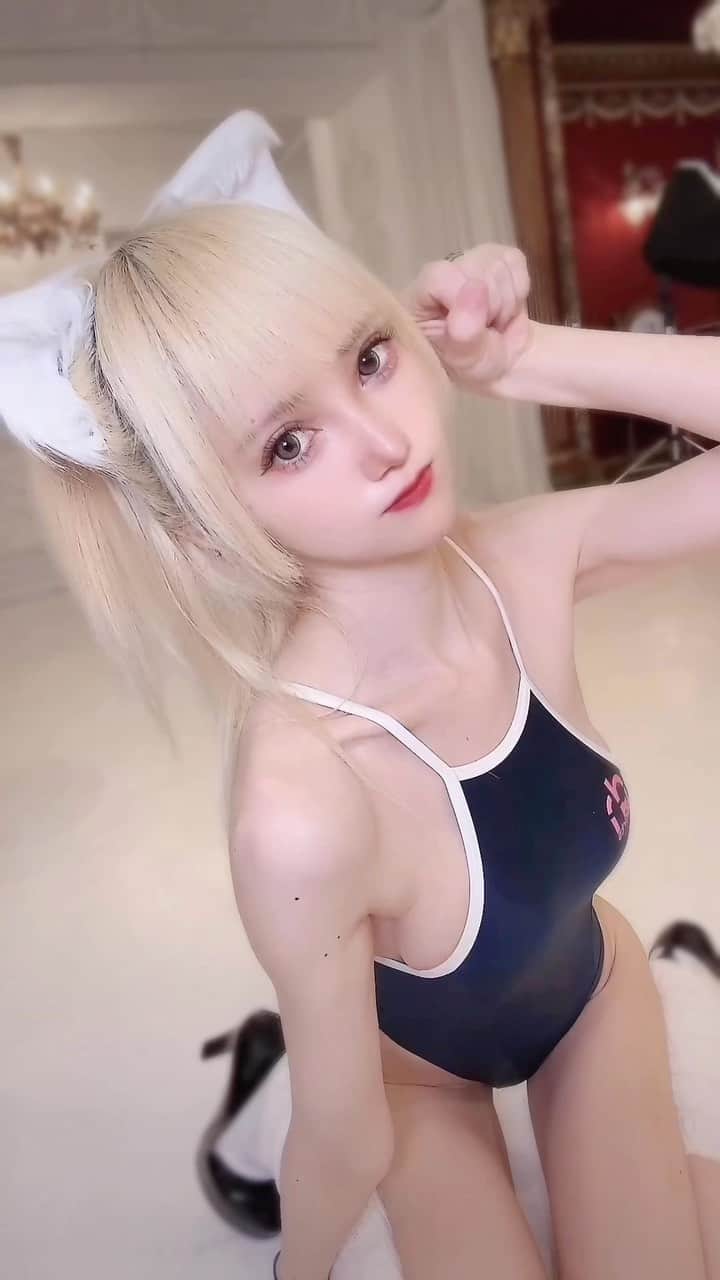 赤木クロのインスタグラム：「ねこみみです    #japanesegirl  #cos #cosplay #cosplayer #cosplaygirl #cosplayers #コスプレ #コスプレイヤー  #gravure  #일본여자 #코스프레 #그라비아 #角色扮演 #角色扮演者  #coser #instacosplay #worldcosplay #コスプレ女子 #cosplayersofinstagram #cosplayersofig #コスプレ写真  #cosplayersofig #cosplayphotography  #cosplayersofinstagram #cosplayphoto  #自撮り女子 #グラビア #selfies #自撮り部 #自撮り　#ねこみみ #猫耳」