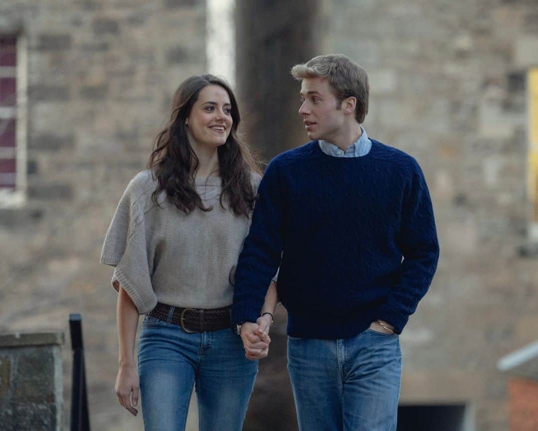 Harper's BAZAARさんのインスタグラム写真 - (Harper's BAZAARInstagram)「Netflix is giving us a new look at Ed McVey’s Prince William and Meg Bellamy’s Kate Middleton in the sixth and final season of #TheCrown. 👑 The new episodes will explore the early history of the royal couple, who met in 2001 while studying at the University of St. Andrews in Scotland, in addition to chronicling the death of Princess Diana (played by Elizabeth Debicki). Head to the link in bio for more on the upcoming season.」4月27日 23時05分 - harpersbazaarus
