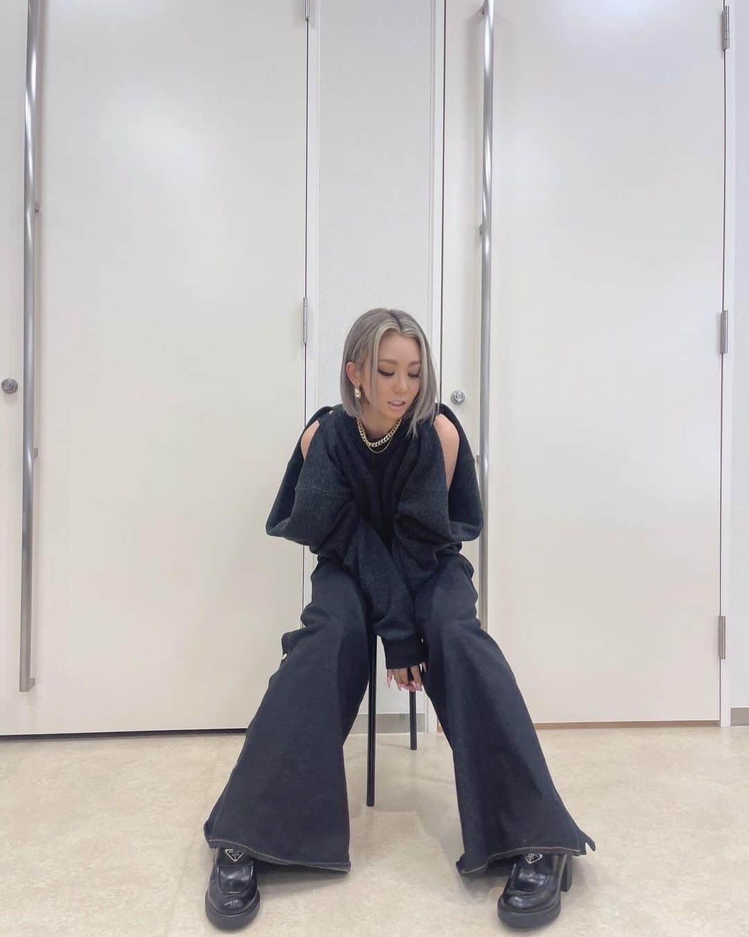 倖田來未さんのインスタグラム写真 - (倖田來未Instagram)「. PEACE✌️ ⁡ #fashion #kodakumi #倖田來未」4月27日 23時07分 - kodakumi_official