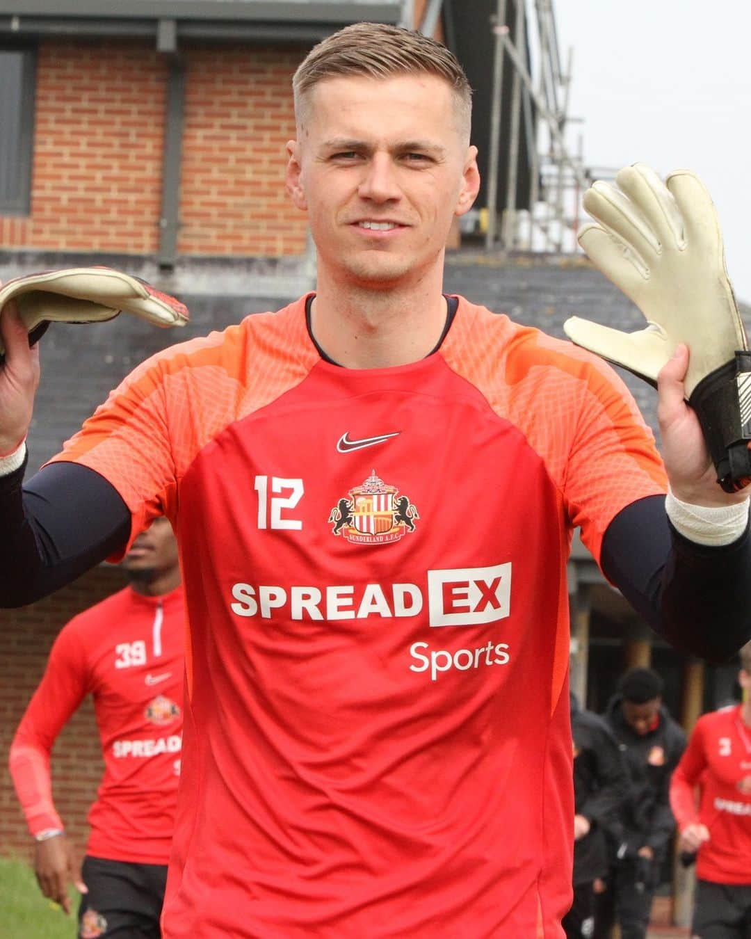 サンダーランドAFCさんのインスタグラム写真 - (サンダーランドAFCInstagram)「Training days 🫡  #SAFC #WATSUN」4月27日 23時29分 - sunderlandafcofficial