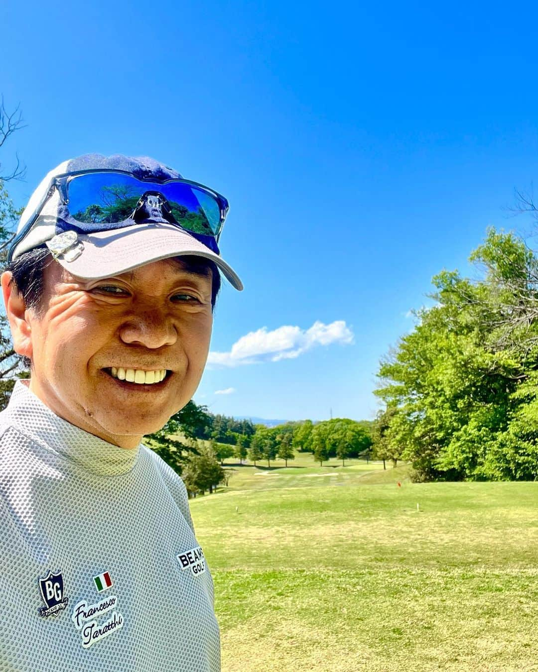 設楽洋さんのインスタグラム写真 - (設楽洋Instagram)「米軍のゴルフ場「TAMA HILLS」ゴルフコースへ…⛳️🇺🇸 パスポートが必要です！ 晴れ男参上！でそこはカリフォルニアでした❣️ HOTDOGも旨かった😋 @tamahillsgolfcourse @beamsgolf #golf」4月27日 23時33分 - taracyan3