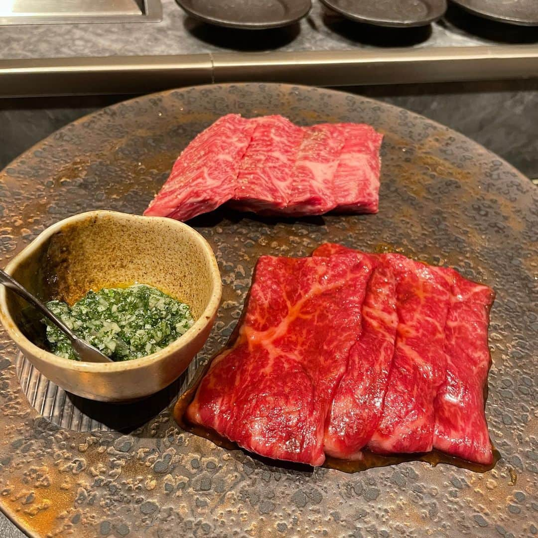 水池愛香さんのインスタグラム写真 - (水池愛香Instagram)「西麻布焼肉Xに行ってきたよ！！  トイレが可愛くて入り口の仕掛けがすごかった🥺🫶 ごはんは焼肉屋さんって忘れるくらいいろんなものが出てきて、至れり尽くせりな空間でした🥰  どのお肉も感動レベルで美味しくてパフォーマンスもすごくてエンタメとしても楽しかった！！」4月27日 23時33分 - mizuike_aika