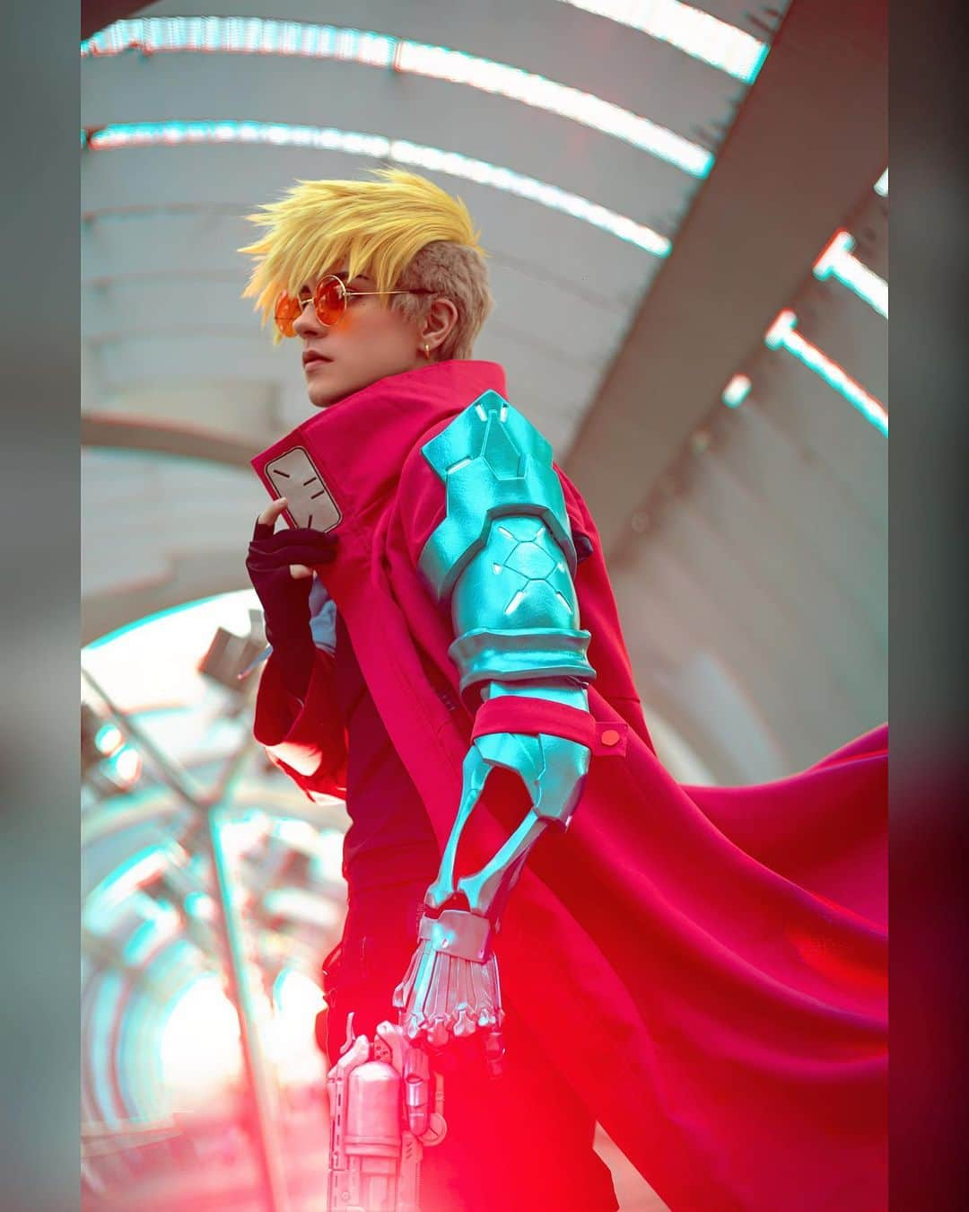 Geheさんのインスタグラム写真 - (GeheInstagram)「🌪️ The Humanoid Typhoon 🌪️  🦾 arm by @pnkvirus and @geheichou  🧣coat from @cosplaysky  📷 photo by @pnkvirus   #trigun #trigunstampede #triguncosplay #trigunstampedecosplay #vash #vashcosplay #cosplayphotography #propmaking」4月27日 23時55分 - geheichou