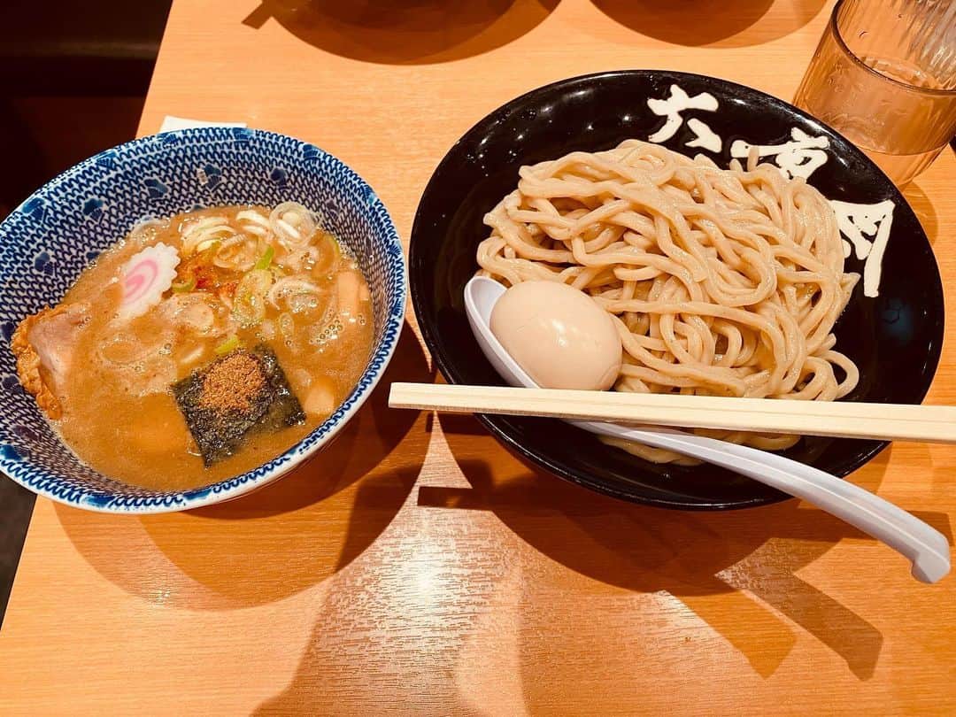 檜山沙耶さんのインスタグラム写真 - (檜山沙耶Instagram)「みーちゃんと食べるご飯はいつも美味しい。ありがとう🍀 またラーメンつけ麺巡りしようね🍜 #六厘舎」4月28日 9時57分 - sayahiyama