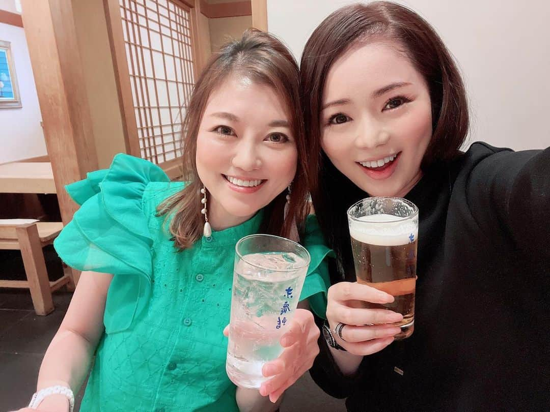 近藤英恵さんのインスタグラム写真 - (近藤英恵Instagram)「さやかさんと末廣鮨🍣  しきじで整った後のお鮨は格別でした🤩✨  おつまみが神すぎてどんどんお酒が進み…🍶💓  このツアー、また絶対やりたい🧖‍♀️🍣🍶  #末廣鮨#静岡が誇る#超有名店#🍣#マグロ#絶品#無限おつまみしたい#全てが美味しすぎた#由比の桜えび#🦐#桜エビ食べてる鯵#🐟#袋井のメロン#🍈#久しぶりの静岡食材#嬉しかった#🥰#ご馳走さまでした🙏」4月28日 9時52分 - hanachan93