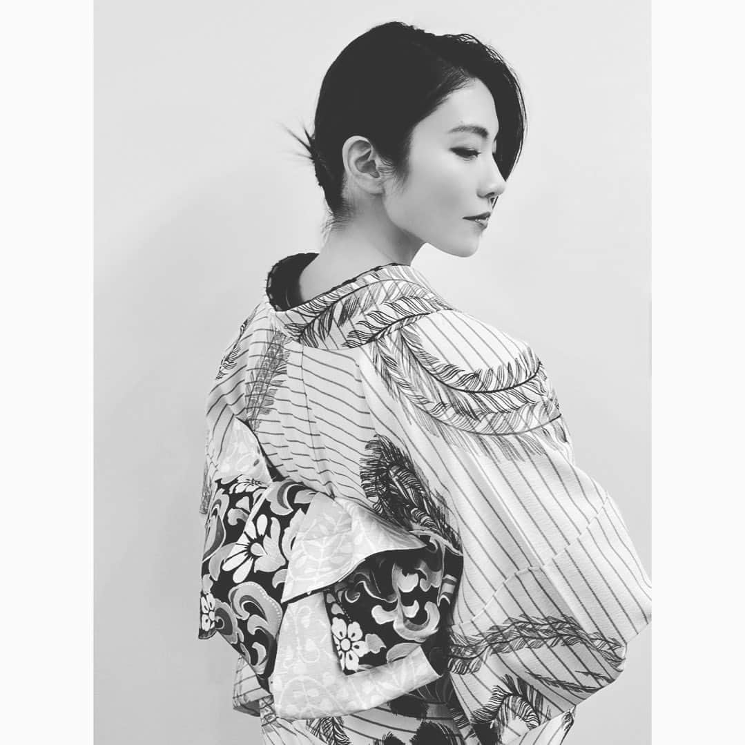 天寿光希のインスタグラム：「. #大塚呉服店 さんのお着物を着させて頂きました。 ありがとうございました。 #トークショー #天寿光希」
