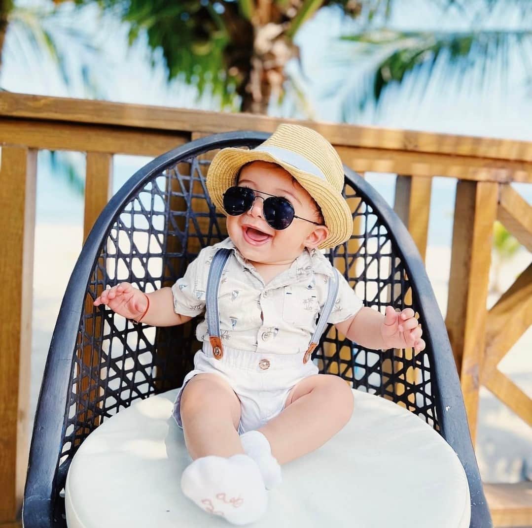 のインスタグラム：「Eat. Sleep. Beach. Repeat. 😎  📸: @babyanuarg」