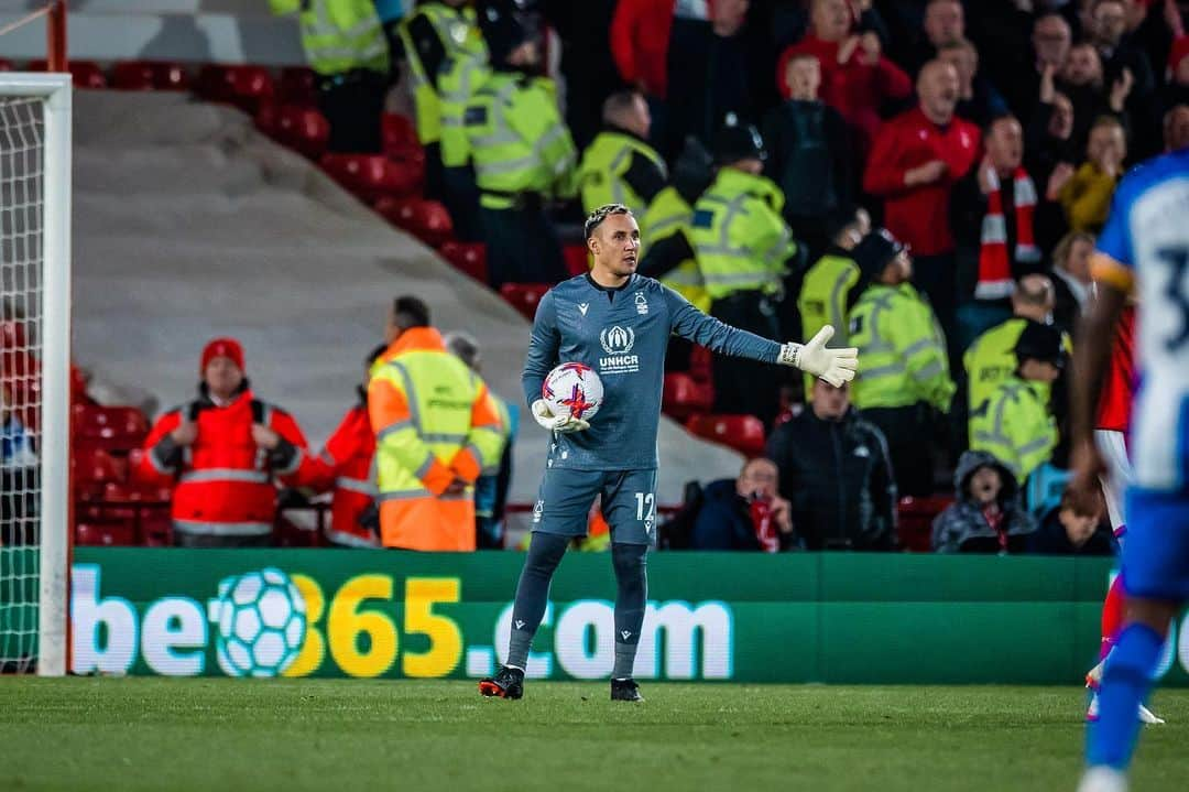 ケイラー・ナバスのインスタグラム：「Massive win in an incredible atmosphere!!」