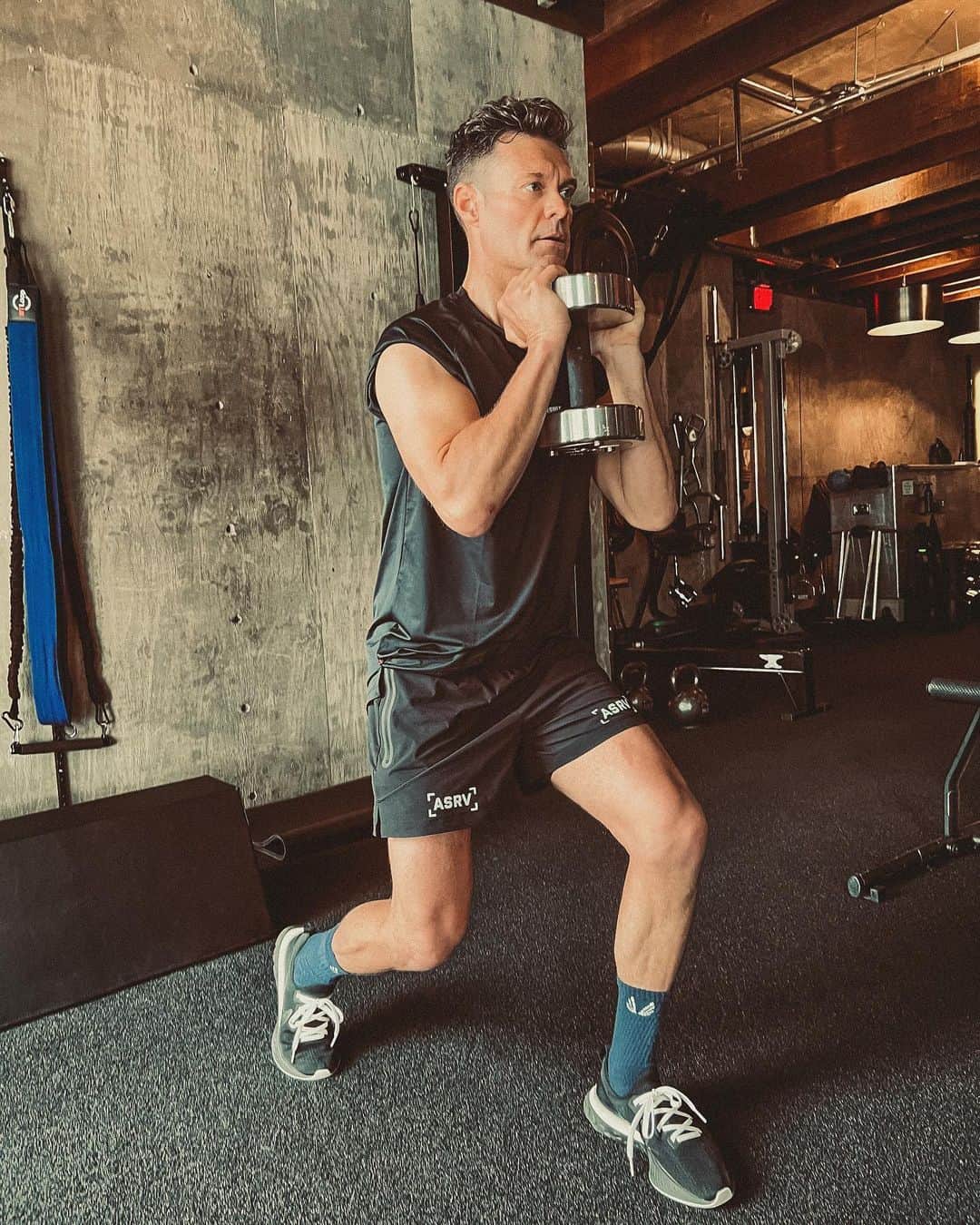 ライアン・シークレストのインスタグラム：「Workout photo or shopping catalog for @tanyarad’s boyfriend Roby?   #gym #wod #fitness」