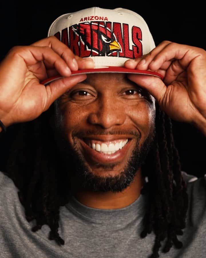 ニューエラ・キャップのインスタグラム：「Built for the bright lights, the Official On-Stage Cap of the NFL Draft sets the tone for the season ahead. Secure now at neweracap.com.」