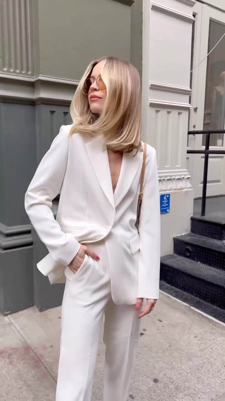 フレンチコネクションのインスタグラム：「Walking into the long weekend in style and in our Whisper Suit 🤍✨@emroberts.m.」