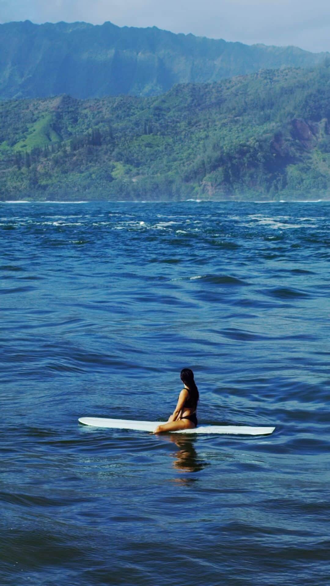 マリア・マニュエルのインスタグラム：「thankful for every moment in my happy place 🤎  scenes from our film by @morganmaassen @lululemon」