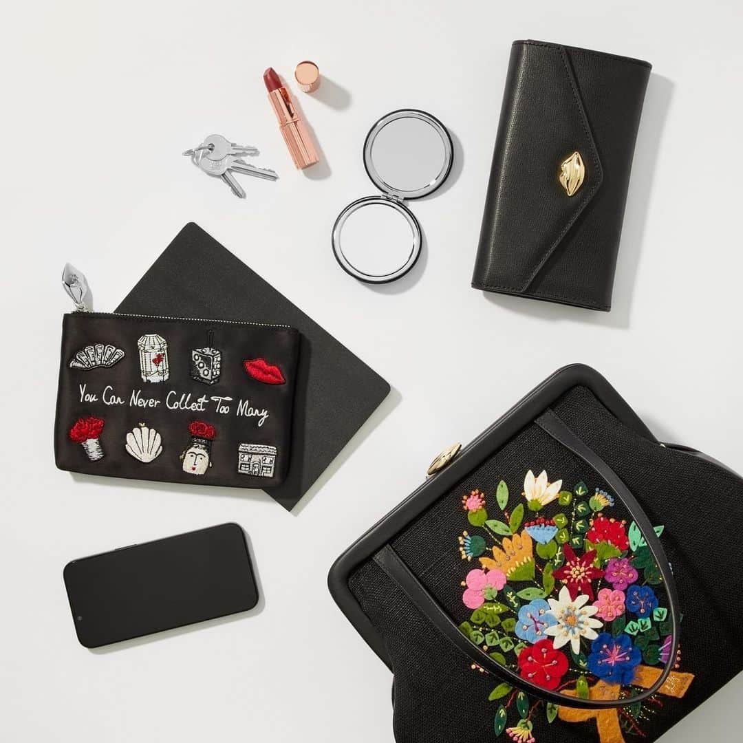 のインスタグラム：「Discover what fits inside our new season bags. Which bag are you picking, 1 or 2?  Tap to shop.  #LuluGuinness」