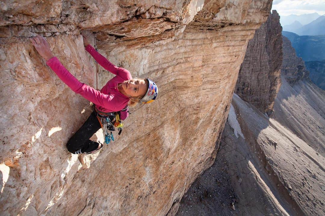 サッシャ・ディギーリアンのインスタグラム：「Bellavista, The Dolomites, Italy 🩵 - 📸 @jensenwalker_pictures #climbing #dolomites」