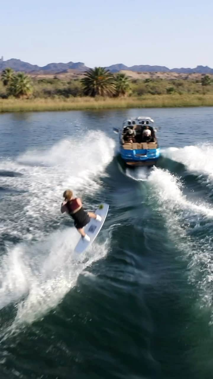 ボディーグローブのインスタグラム：「All new PFD’s are in!! The crew had a blast at the river trying them all🔥」