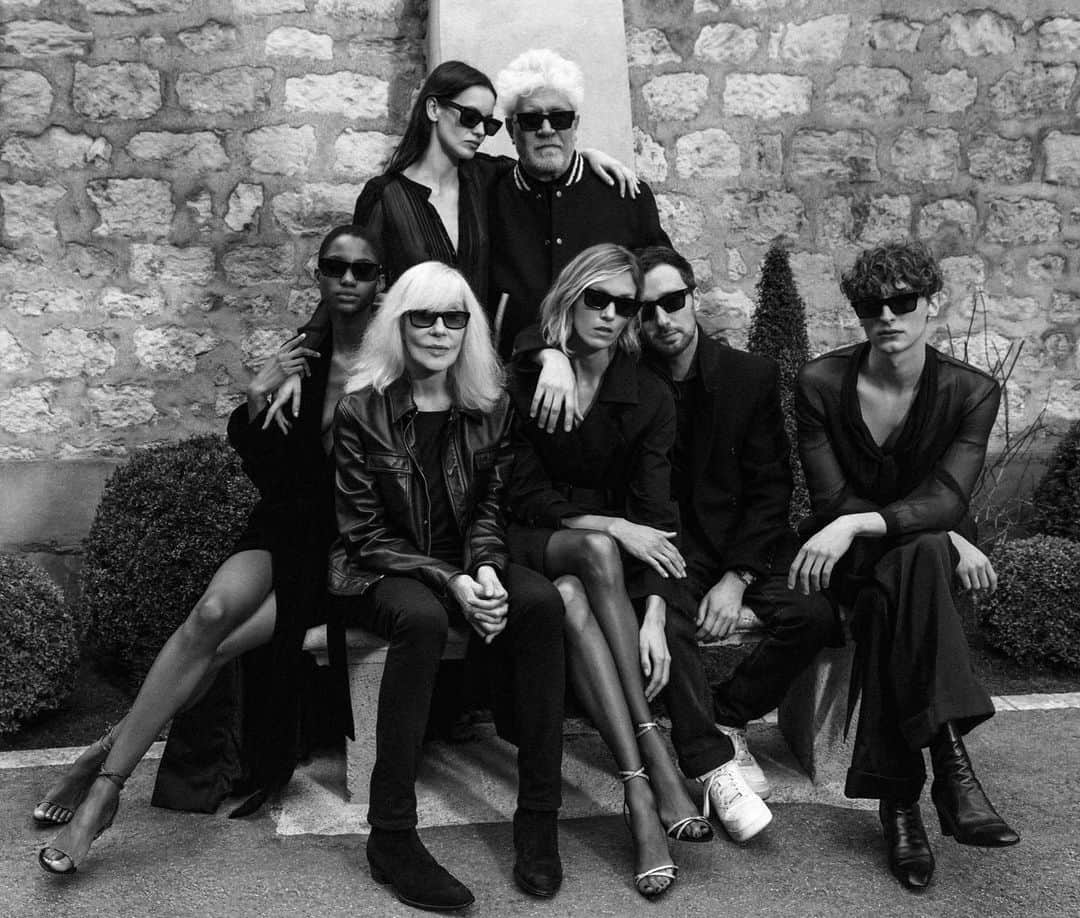 アニヤ・ルービックのインスタグラム：「Thank you ❤️  @anthonyvaccarello @ysl  Joe McKenna @bruce_weber @documentjournal」