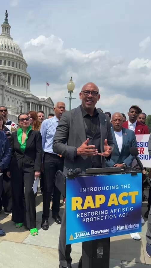 のインスタグラム：「We’re proud to be a part of this #GRAMMYsOnTheHill moment and share the reintroduction of the Restoring Artistic Protection Act!   While the federal bill was introduced in Congress by @RepHankJohnson and Rep. Jamaal Bowman (@RepBowman) last year, the bill has not yet become law.  If passed, the Restoring Artistic Protection Act would limit the use of lyrics and creative expression as evidence in court — a common practice that disproportionately affects the rap community.   The bill is the first of its kind at the federal level, and is necessary to upholding every creator’s right to artistic expression. #SupportMusic」