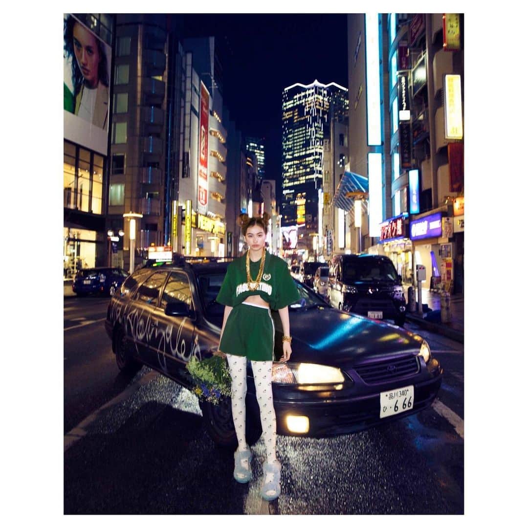 新田桂一のインスタグラム：「New work for d'zzit @dzzit_official   Model @lala__takahashi  Art Director @satoru_elrepetto  Stylist @tsugumiw  Hair @t.cutters.v_v  Make @asamitaguchimua  Nail @kiho / @eichimatsunaga  Prop stylist @lenashockley  Producer @yukari_magnese Production @magnese_tokyo  #dzzitisit #dizzitgirl」