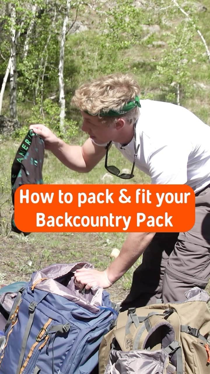 ケルティのインスタグラム：「Backpacking in Real Life: Episode 02- How to pack and fit your pack.   This is the true story of 4 friends (and a “guide”, we’ll call him @aj_finney), picked to go backpacking, and have their experience recorded in a series of videos.   Learn about the gear you need, how to pack your backpack for optimum comfort, and how to fit your backpack so you can maximize comfort and fun on your trip into the backcountry!   #keltybuilt #builtforplay #getoutside」