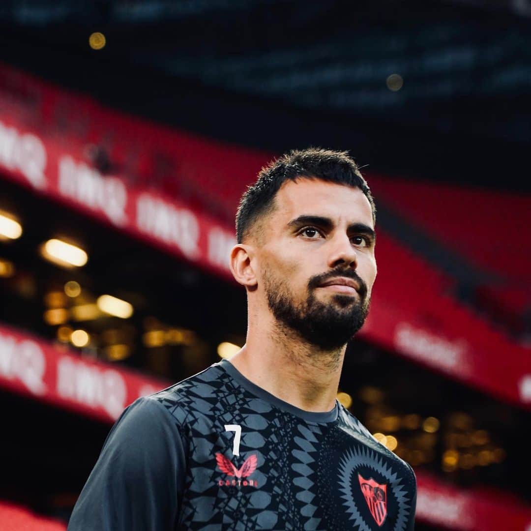 セビージャFCのインスタグラム：「📍🏟  🔜 #AthleticSevillaFC  #WeareSevilla #NuncaTeRindas」
