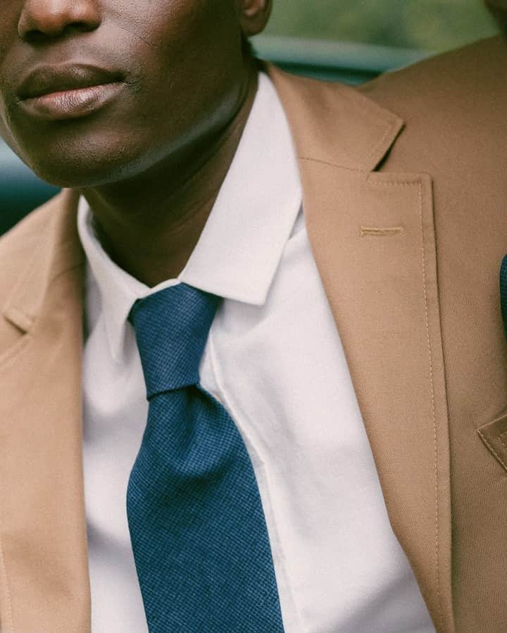 のインスタグラム：「Tencel, which we've combined with cotton to create this suit, has some pretty amazing properties: it's 50% more absorbent than cotton and less susceptible to bacteria growth. Combining it with cotton creates a fabric that has a ridiculously soft handle and drapes beautifully.⁠ ⁠ #oliverspencer #tencel #lyocell #summersuit #menssuits #tailoring #weddingsuit #groomsuit #style #mensstyle #mensfashion」