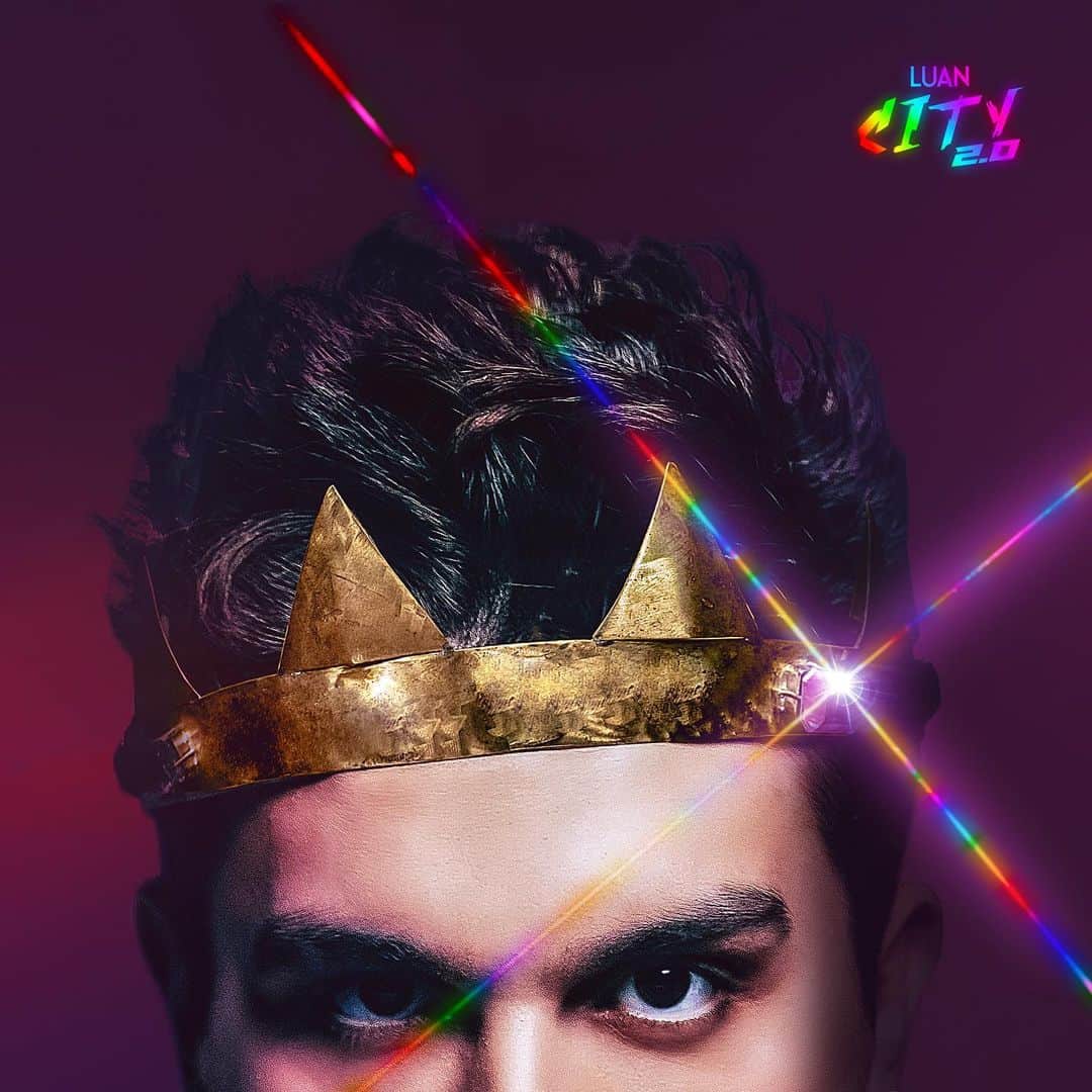 ルアン・サンタナのインスタグラム：「eu to doido pra dividir essa música com vcs, uma das mais lindas da minha carreira. 😍 hoje, 21h, bora dar o play em DEUS É MUITO BOM. 👑」