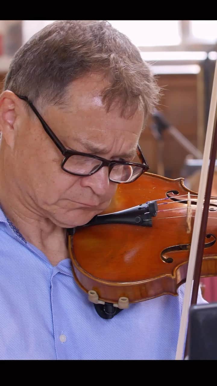 久石譲のインスタグラム：「Stephen Morris, the Chief Violinist of the Royal Philharmonic Orchestra talks about his violin solo for “Mother’s Broom.”」