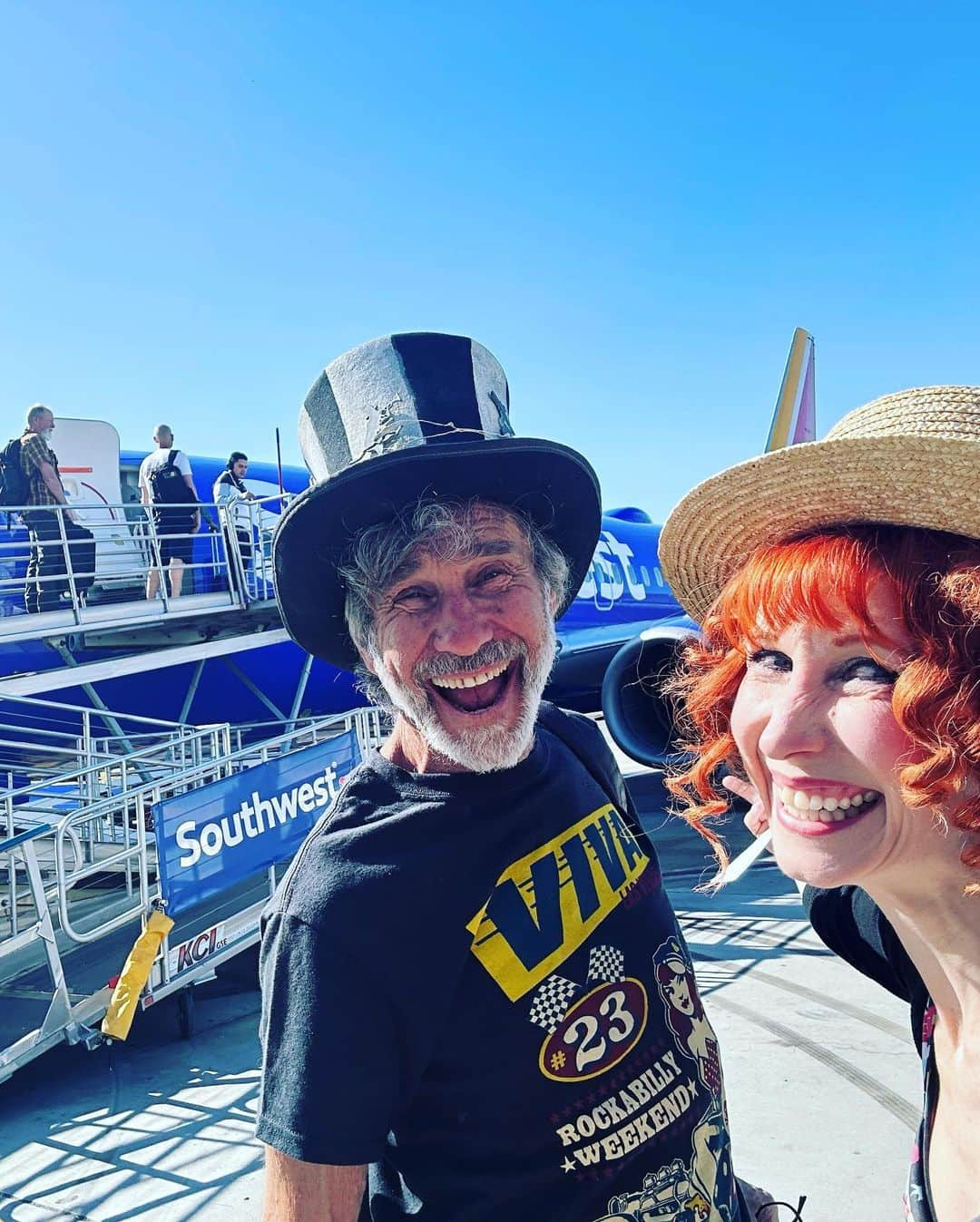 ボニー・モーガンさんのインスタグラム写真 - (ボニー・モーガンInstagram)「In the further adventures of Bon and Dad, we are taking an impromptu trip to descend upon the ruckus rockabilly weekend @viva.las.vegas.vlv! Viva Las Vegas here we come! @orleanscasino @southwestair #vivalasvegas #adventuresofbonanddad #birthdayshenanigans #itsgoodtobetheking #vlv #thisisgonnabefun #bendybonnie」4月28日 4時56分 - bendybonnie