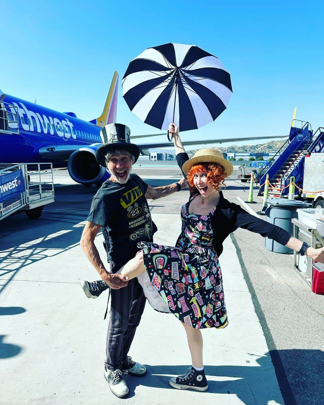 ボニー・モーガンさんのインスタグラム写真 - (ボニー・モーガンInstagram)「In the further adventures of Bon and Dad, we are taking an impromptu trip to descend upon the ruckus rockabilly weekend @viva.las.vegas.vlv! Viva Las Vegas here we come! @orleanscasino @southwestair #vivalasvegas #adventuresofbonanddad #birthdayshenanigans #itsgoodtobetheking #vlv #thisisgonnabefun #bendybonnie」4月28日 4時56分 - bendybonnie