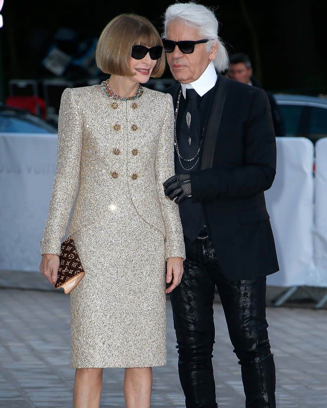 New York Times Fashionさんのインスタグラム写真 - (New York Times FashionInstagram)「Anna Wintour, the editor of Vogue and global editorial director of Condé Nast, has worn Karl Lagerfeld’s clothes to the most important events in her life. Ahead of the Met Gala celebrating his work, The Times asked Wintour to pick some of the favorite Lagerfeld designs that still hang in her closet and describe the memories they evoke.  Wintour shared a paint box dress she wore to her son’s wedding, a black gown from Lagerfeld’s first Chanel couture collection and a gold suit that was one of his favorites. “Karl told me that my gold trompe l’oeil dress was his favorite on me of any piece I’d worn,” she told chief fashion critic @vvfriedman. “Since then, I’ve worn it many times.”  Lagerfeld was one of Wintour’s closest friends for decades. He created clothing that she wore for her own wedding, Met Galas, state dinners and tennis  championships. She remembers his dexterity as a designer and his support for her in times of challenge.  “His fashion does for me what fashion should,” Wintour said.” It makes me feel more confident in being myself.”  Peek into Wintour’s closet at the link in bio. Photos by @vincenttullo; @tjkp; Mark Graham for The New York Times」4月28日 5時05分 - nytstyle