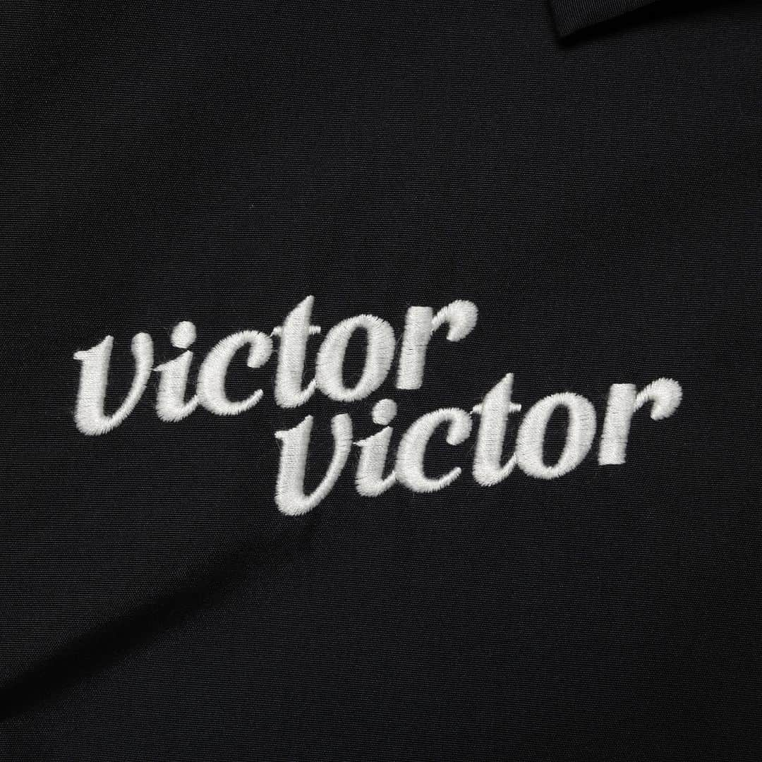 HUMAN MADEさんのインスタグラム写真 - (HUMAN MADEInstagram)「“VICTOR VICTOR DRIZZLER JACKET” is available at 29th April 11:00 am (JST) at Human Made Online Store.   4月29日AM11時より、”VICTOR VICTOR DRIZZLER JACKET” が HUMAN MADE のオンラインストアにて発売となります。  スタンダードなシルエットのドリズラージャケット。フロントにはHUMAN MADEとVictor Victor Worldwideのロゴ、バックにはオリジナルグラフィックが入ります。  Drizzler jacket with a standard silhouette. The Human Made and Victor Victor Worldwide logos adorn the front, while a original graphic can be found on the back.」4月28日 11時03分 - humanmade