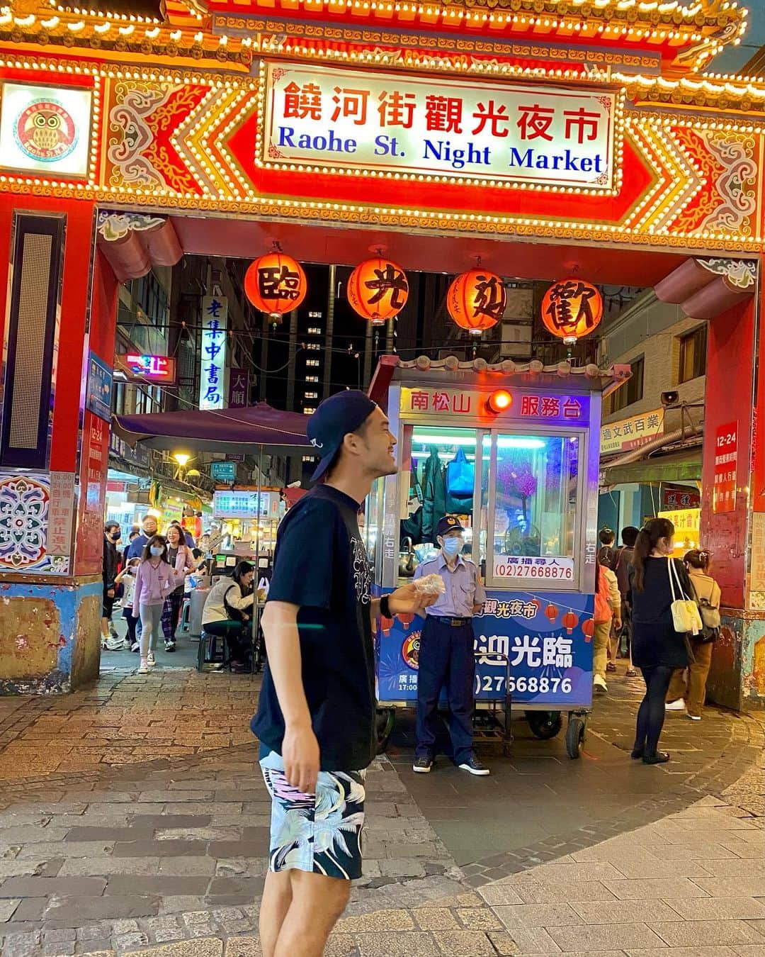 一柳夢吾のインスタグラム：「くさー。けど楽し。 ⁡ ⁡ ⁡ ⁡ ⁡ ⁡  ⁡ #taiwanexplore#taipeiexplore#raohenightmarket#台湾探索#台北探索#饒河街観光夜市#一柳夢吾」
