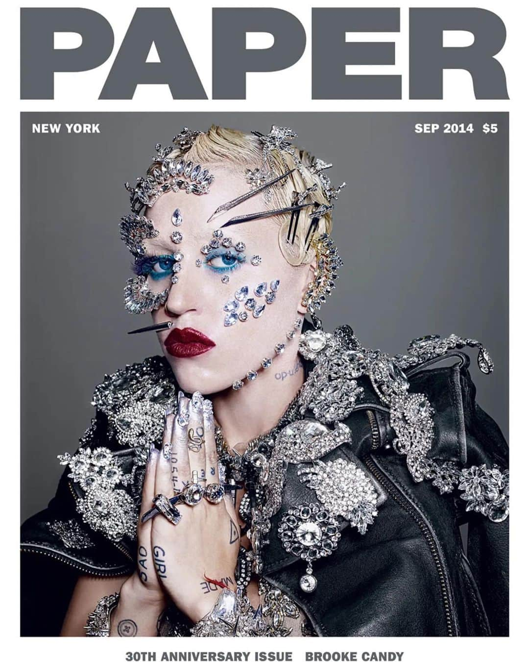 ニコラ・フォルミケッティさんのインスタグラム写真 - (ニコラ・フォルミケッティInstagram)「Sad news about @papermagazine As someone who loved and read every magazine growing up and eventually found a career in the industry, it's always difficult to see a publication come to an end. Thank you for letting me play and make magic together . Special thanks to @justintmoran I'm sure we'll be hearing your name again very soon. Sending big love to @drewpsie ❤️ and, of course, @askmrmickey ❤️, as well as the legendary @kimpaper ❤️❤️❤️❤️」4月28日 5時42分 - nicolaformichetti