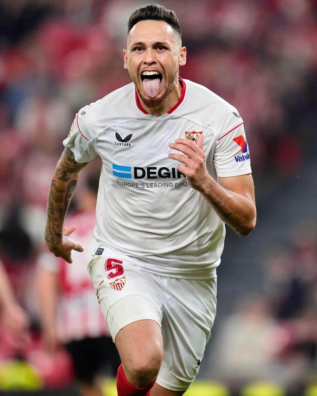 セビージャFCのインスタグラム：「⚽️💥 ¡¡¡GOOOOOOOOOOOOOL DE LUCAS PARA LA VICTORIA!!!!  #WeareSevilla #NuncaTeRindas」
