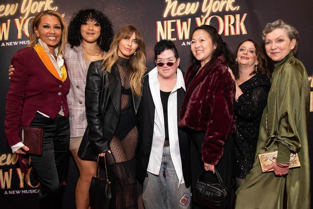 ヴァネッサ・ウィリアムスさんのインスタグラム写真 - (ヴァネッサ・ウィリアムスInstagram)「More @potusbway at @nynybway」4月28日 7時01分 - vanessawilliamsofficial