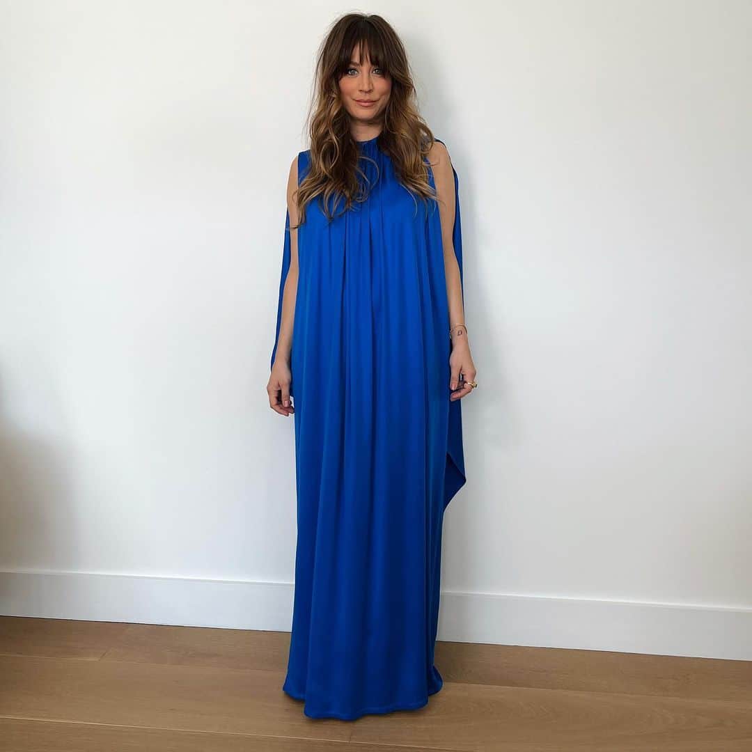 ブラッド・ゴレスキーさんのインスタグラム写真 - (ブラッド・ゴレスキーInstagram)「@kaleycuoco is beautiful in blue in a @stellamccartney gown, @shayjewelry & @rogervivier heels for the premiere of “Love & Death” 💙 Styled by me & @daniela_viviana  Assisted by @nicksegodi  Makeup by @courthart1  Hair by @hairbymarilee」4月28日 7時57分 - bradgoreski