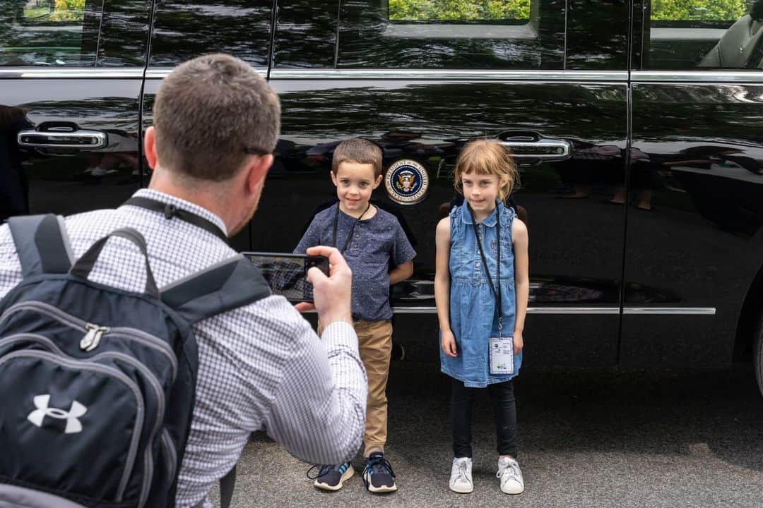 The White Houseさんのインスタグラム写真 - (The White HouseInstagram)「Happy Take Your Child to Work Day from the White House!」4月28日 8時00分 - whitehouse