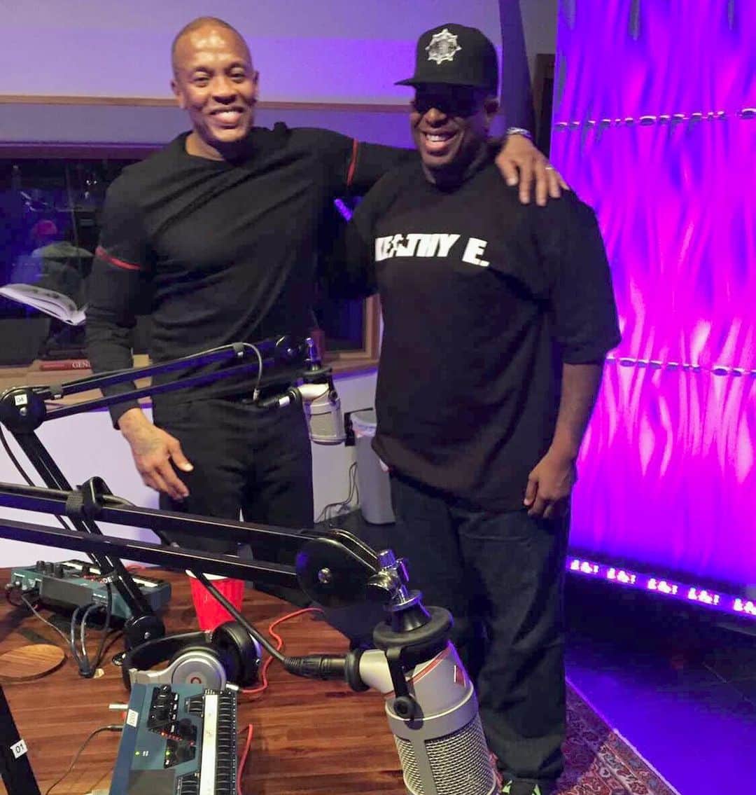 DJプレミアのインスタグラム：「An Iconic Moment  @drdre x @djpremier  📸 By @wyanna」