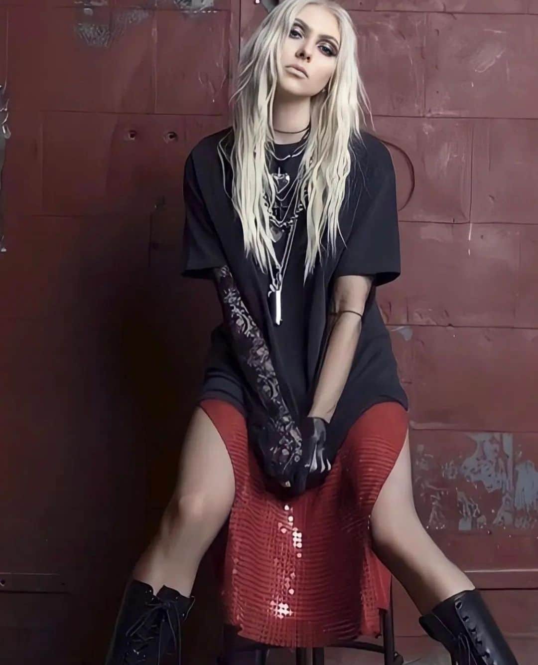 テイラー・モンセンのインスタグラム：「@inlovemag 📸 @codyras」