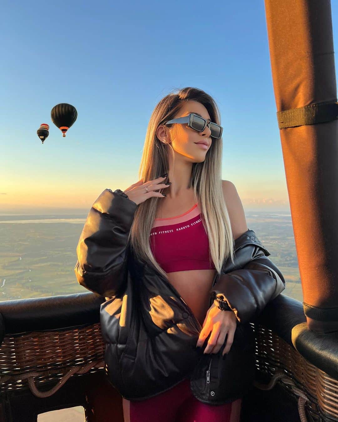 Tatiele Polyanaさんのインスタグラム写真 - (Tatiele PolyanaInstagram)「Photo dump dessa manhã - meu primeiro passeio de balão 🎈🌅💕Que vistaaaaaa, Que nascer do sol, Deus é maravilhoso !!!  .  Obrigada @canyonsebaloes @joaodobalao pela experiência ❣️」4月28日 8時42分 - tatielepolyana